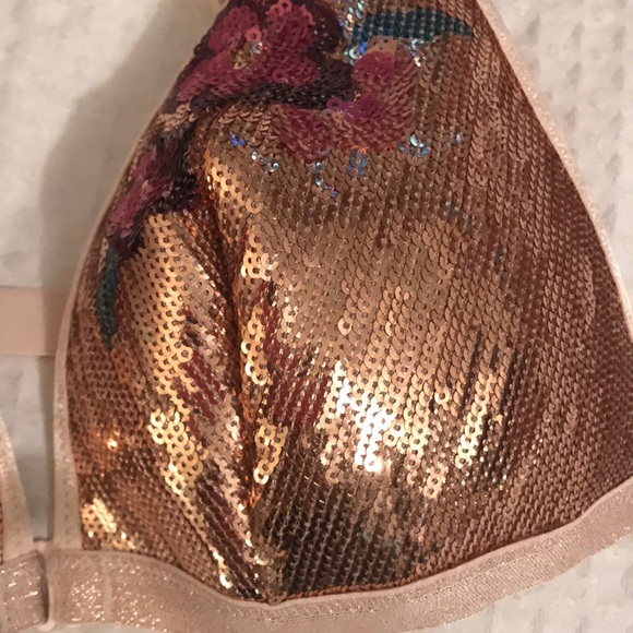 New! Victoria Secret Sequence Bra - Picture 4 of 10